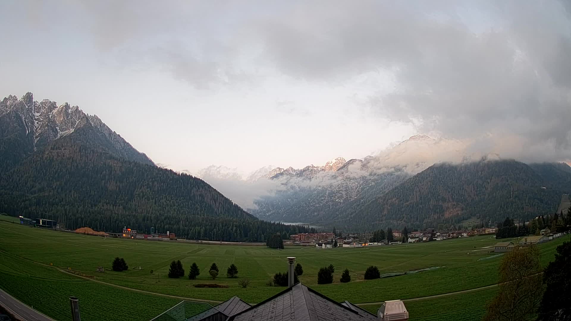 Webcam Toblach Dolomites – View from Hotel Rosengarten