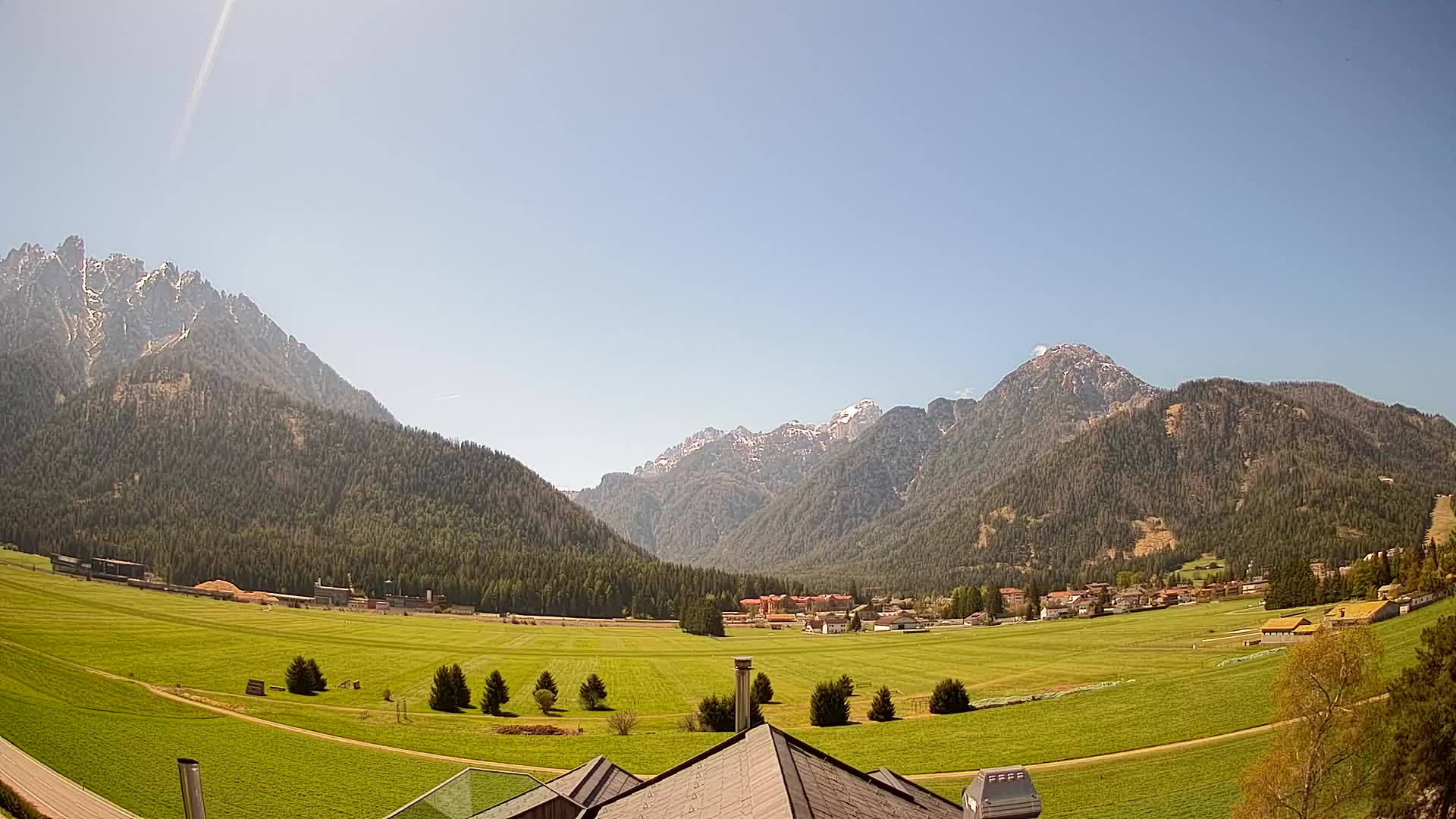Spletna kamera Toblach Dolomiti – Pogled iz hotela Rosengarten