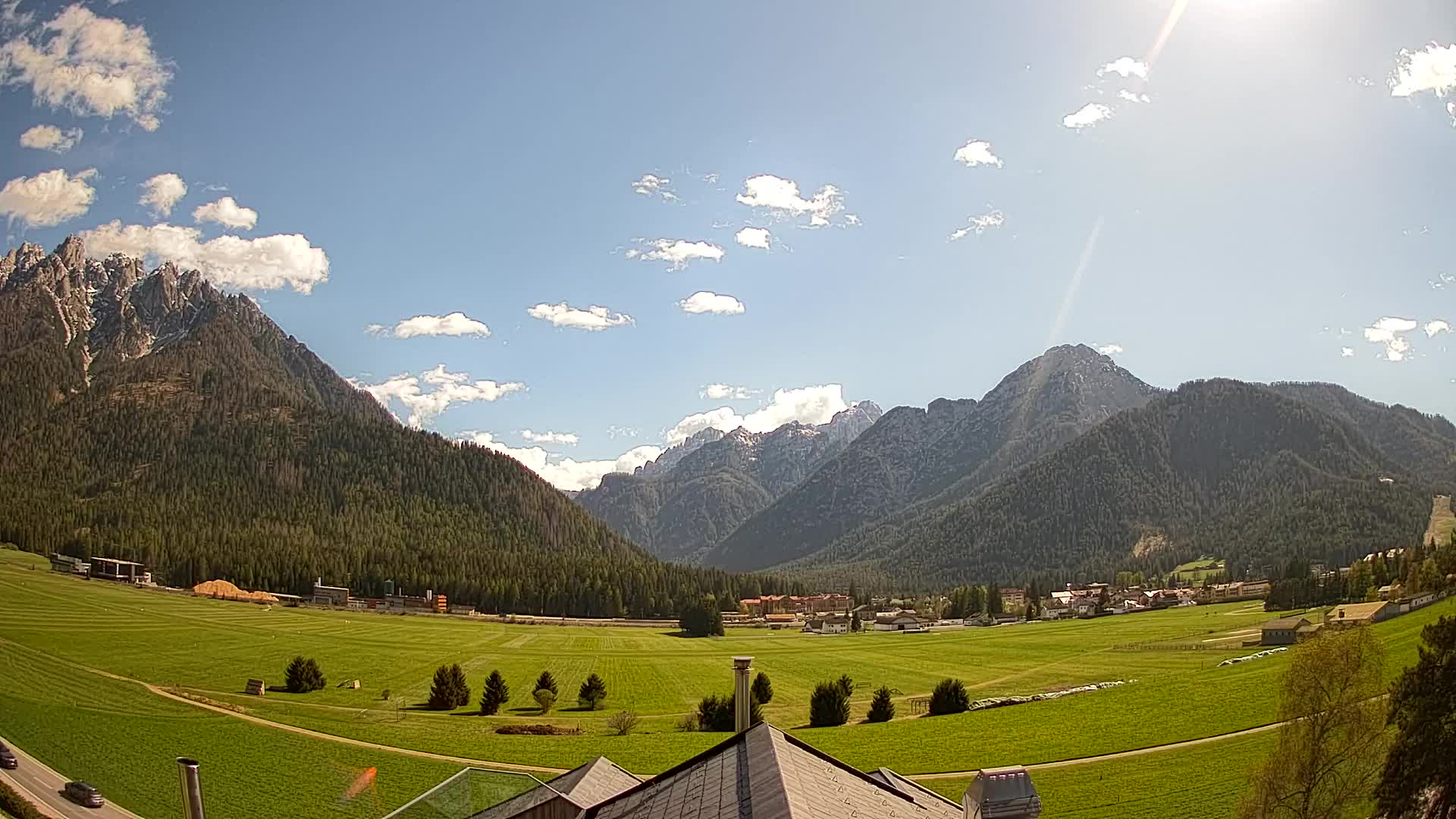 Spletna kamera Toblach Dolomiti – Pogled iz hotela Rosengarten