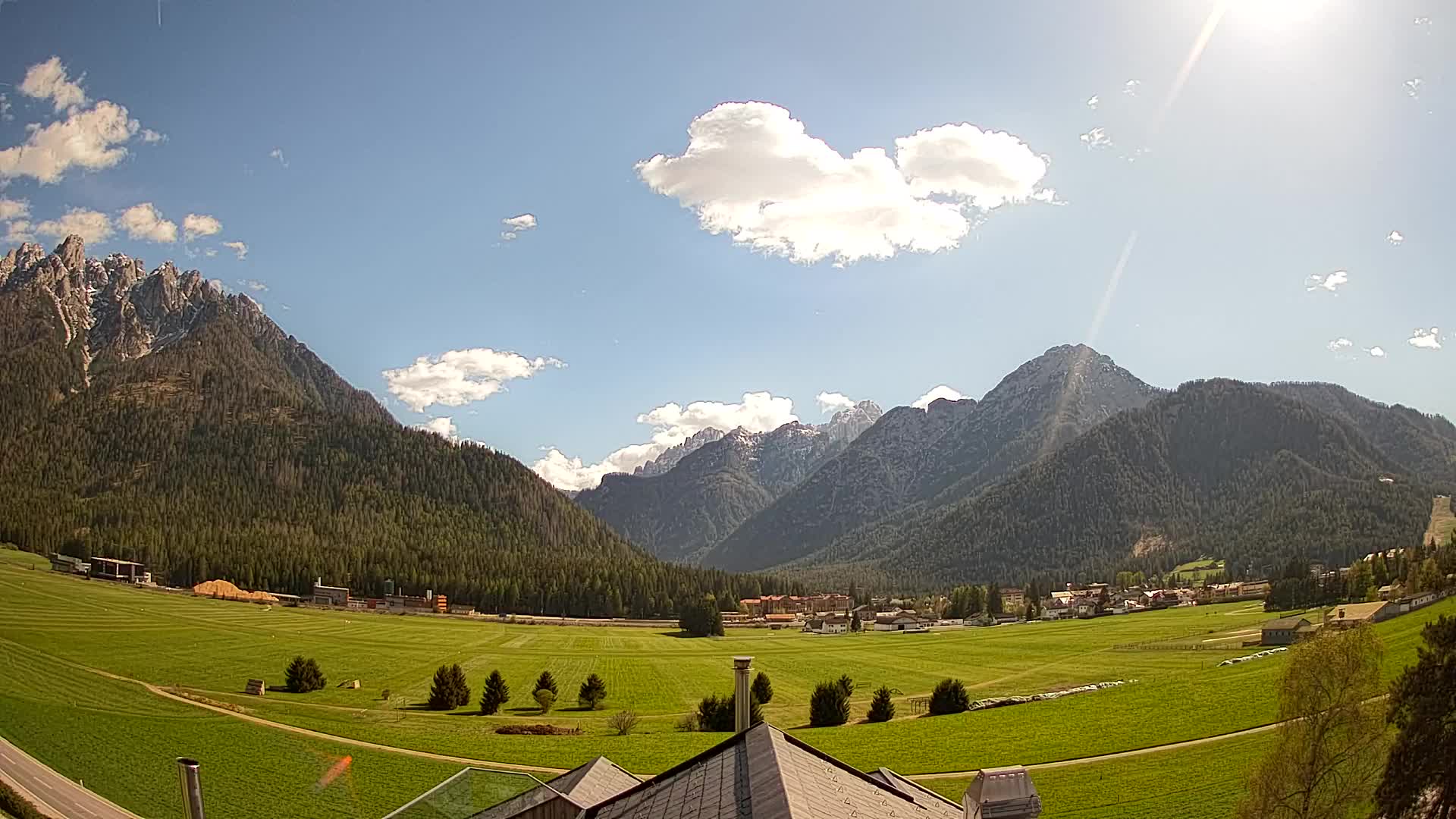 Webcam Toblach Dolomites – View from Hotel Rosengarten
