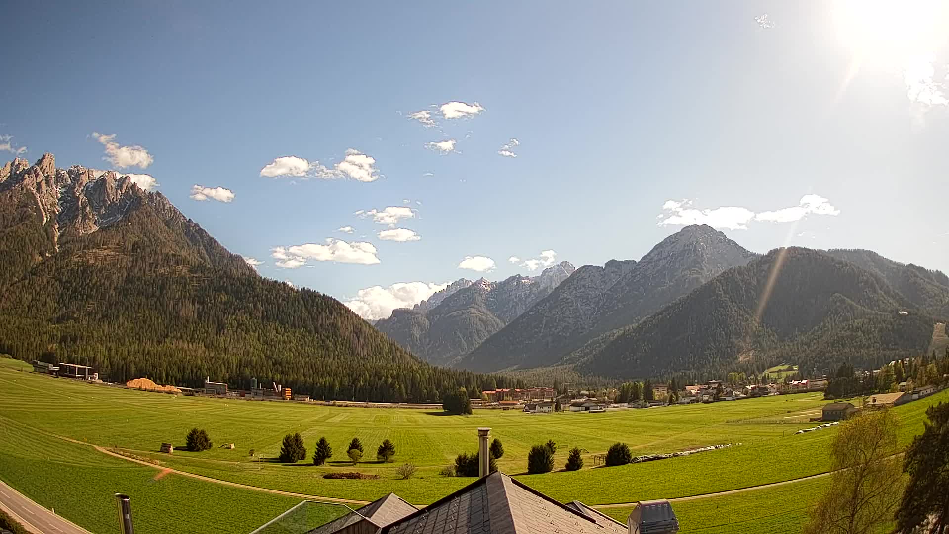 Web kamera Toblach Dolomiti – Pogled s Hotela Rosengarten
