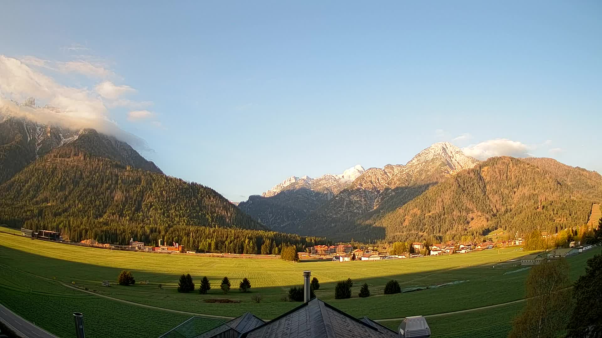 Webcam Toblach Dolomites – View from Hotel Rosengarten