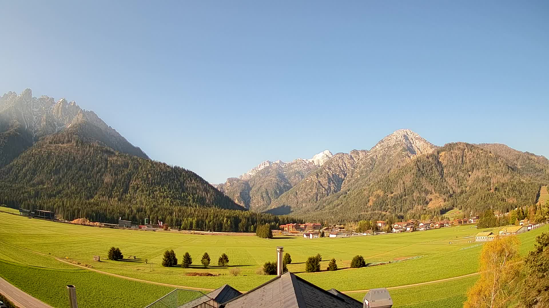Web kamera Toblach Dolomiti – Pogled s Hotela Rosengarten