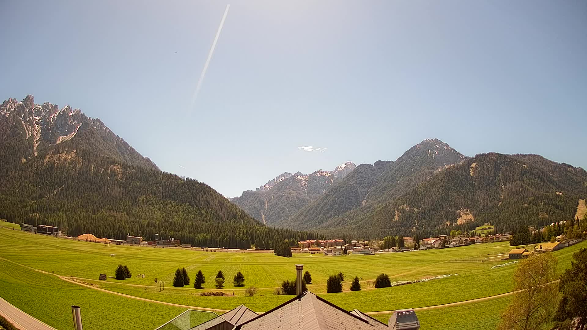 Web kamera Toblach Dolomiti – Pogled s Hotela Rosengarten