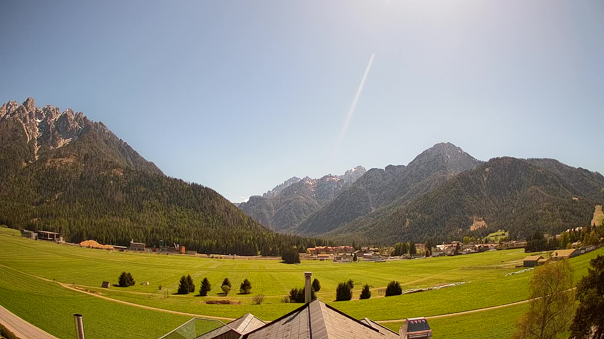 Spletna kamera Toblach Dolomiti – Pogled iz hotela Rosengarten