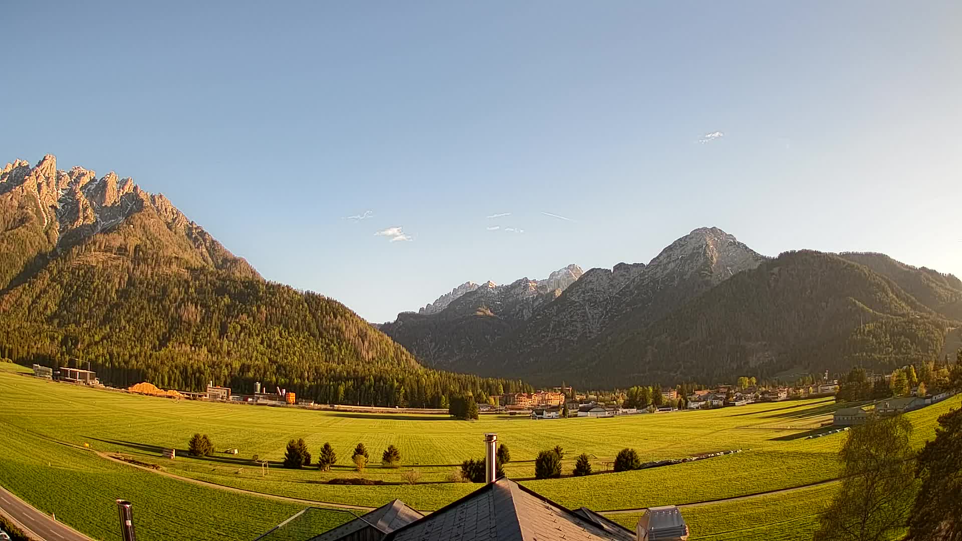Spletna kamera Toblach Dolomiti – Pogled iz hotela Rosengarten