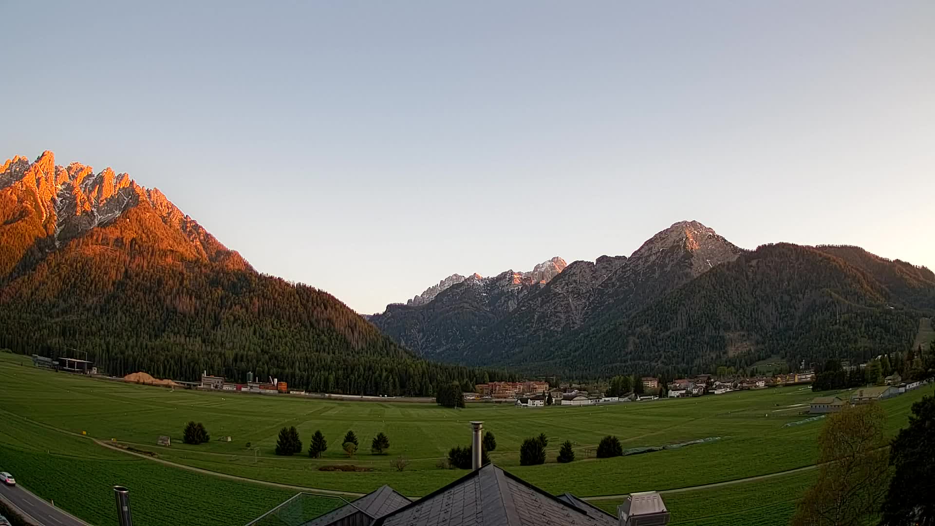 Spletna kamera Toblach Dolomiti – Pogled iz hotela Rosengarten