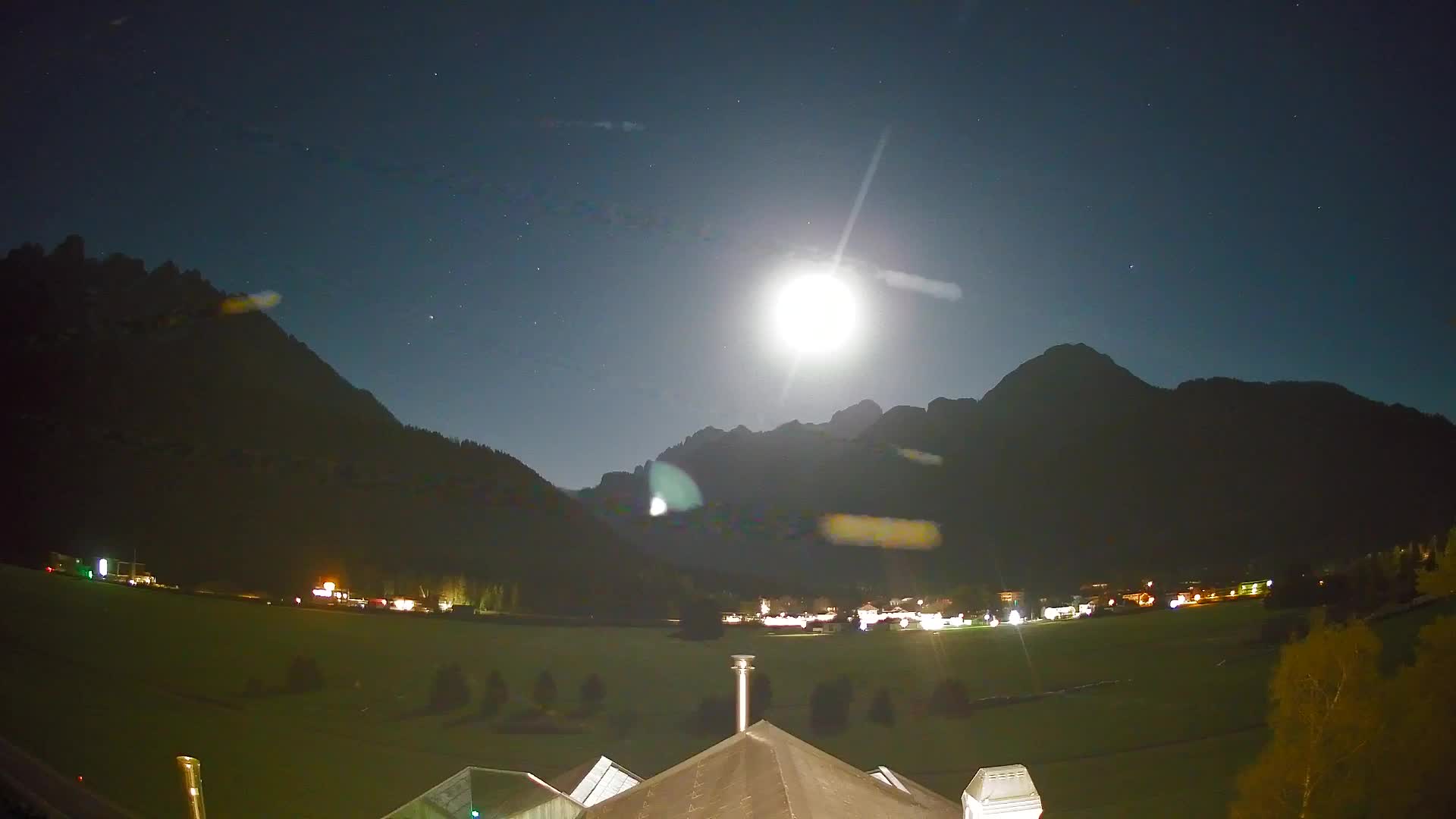 Spletna kamera Toblach Dolomiti – Pogled iz hotela Rosengarten