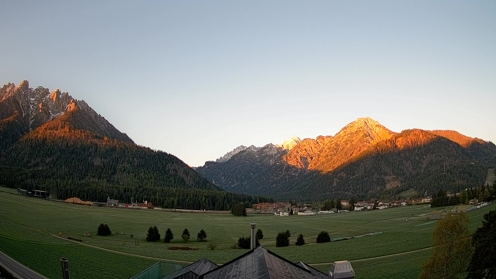 Webcam Toblach Dolomites – View from Hotel Rosengarten