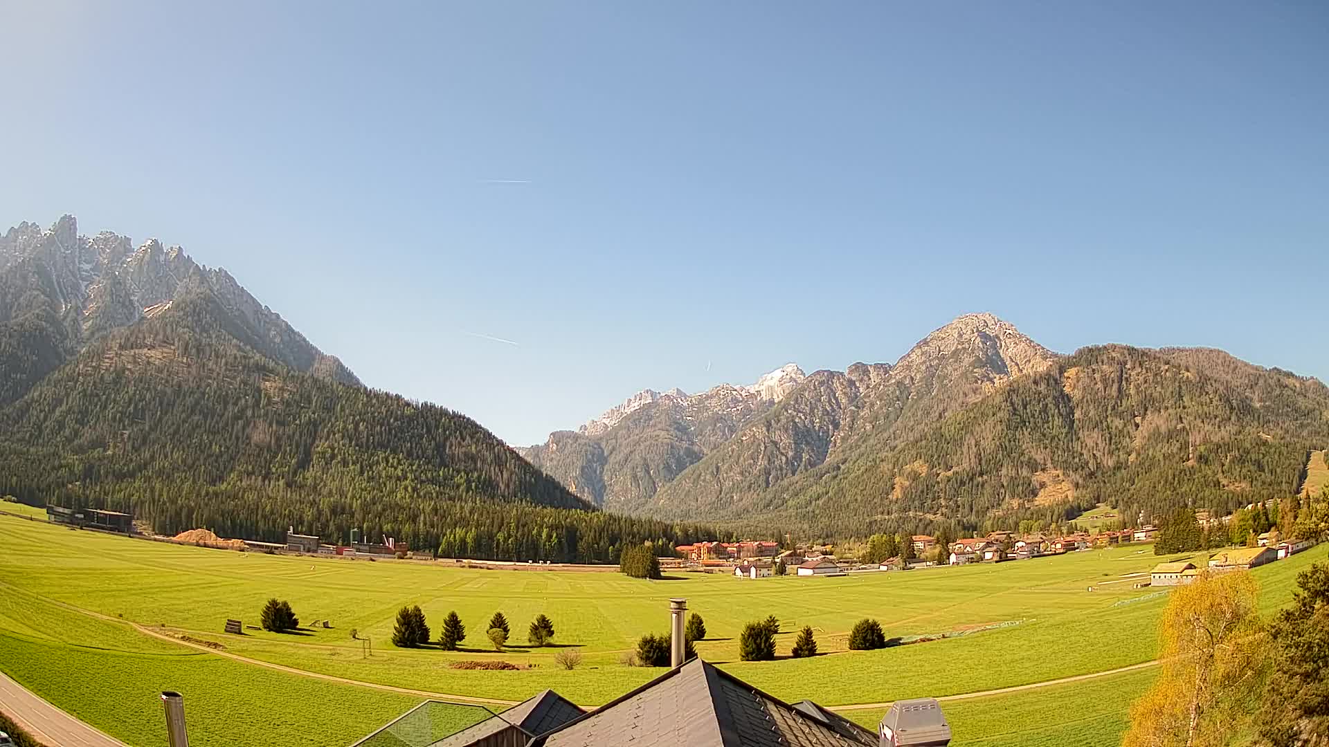 Web kamera Toblach Dolomiti – Pogled s Hotela Rosengarten