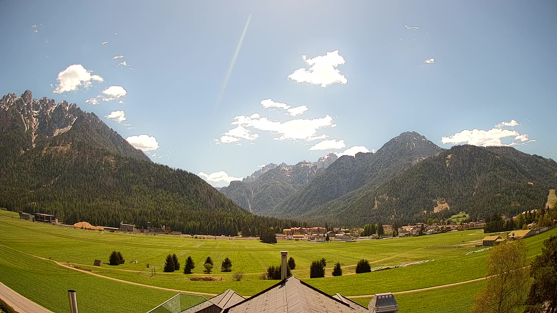 Spletna kamera Toblach Dolomiti – Pogled iz hotela Rosengarten
