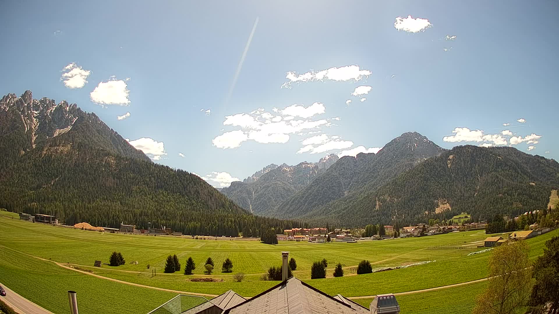 Web kamera Toblach Dolomiti – Pogled s Hotela Rosengarten