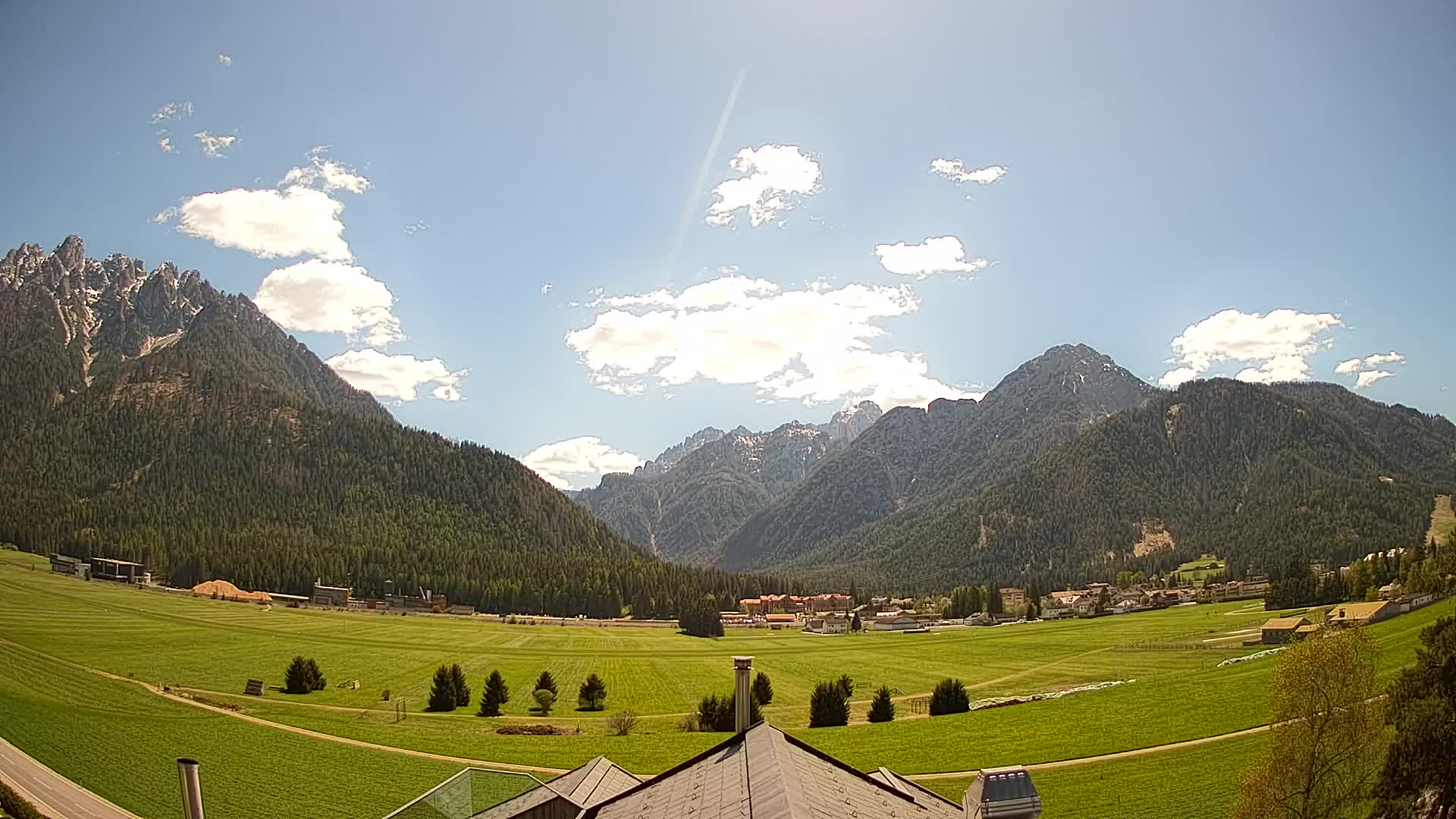 Spletna kamera Toblach Dolomiti – Pogled iz hotela Rosengarten