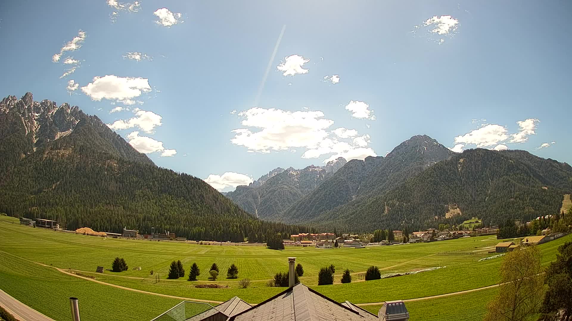 Spletna kamera Toblach Dolomiti – Pogled iz hotela Rosengarten