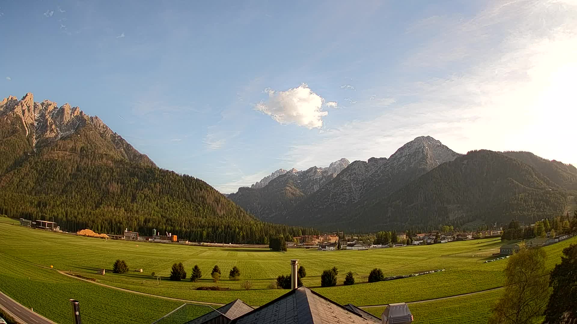 Webcam Toblach Dolomites – View from Hotel Rosengarten