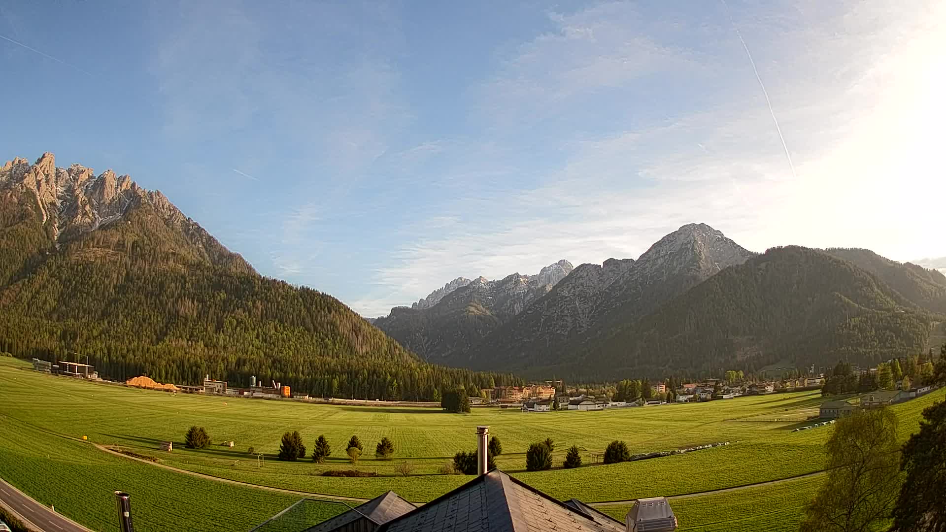 Spletna kamera Toblach Dolomiti – Pogled iz hotela Rosengarten