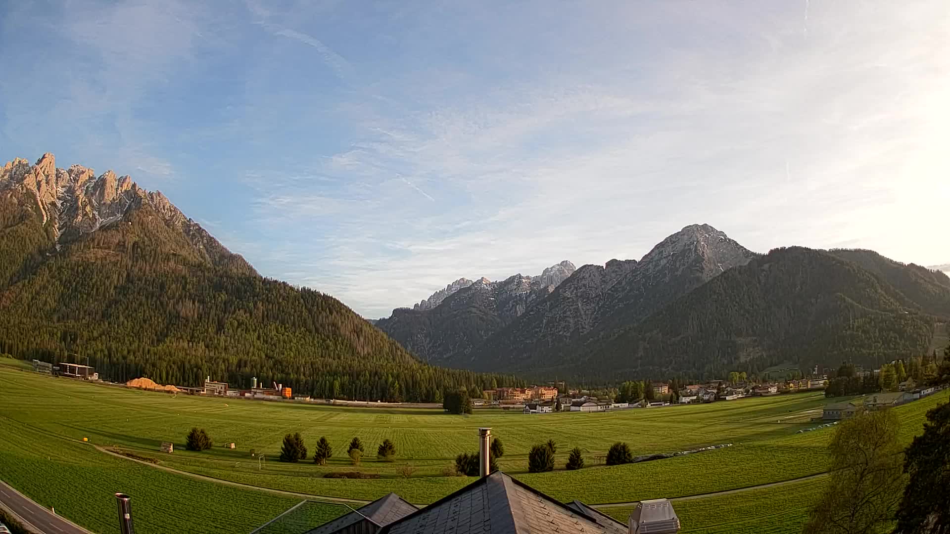 Spletna kamera Toblach Dolomiti – Pogled iz hotela Rosengarten