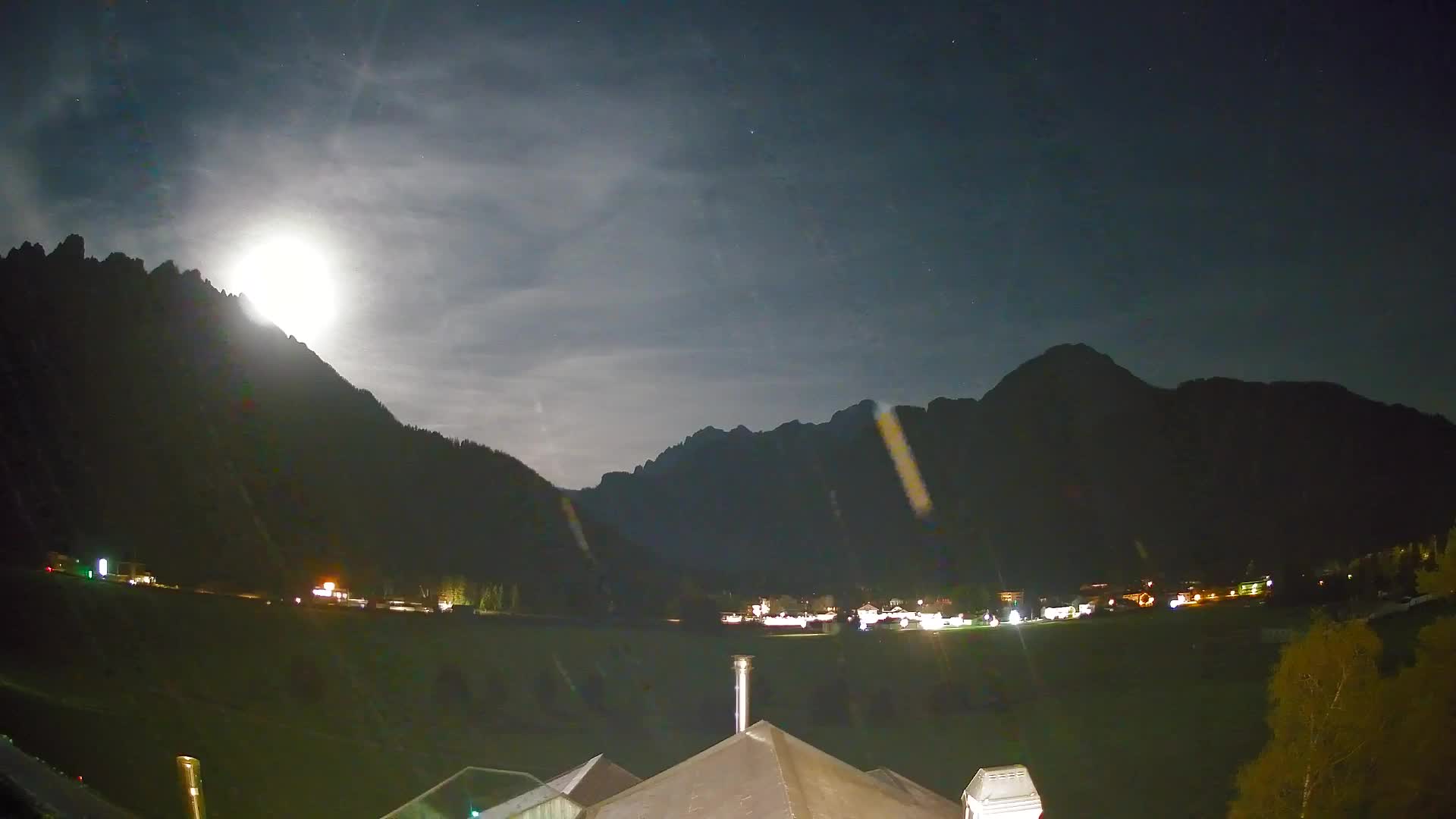Spletna kamera Toblach Dolomiti – Pogled iz hotela Rosengarten