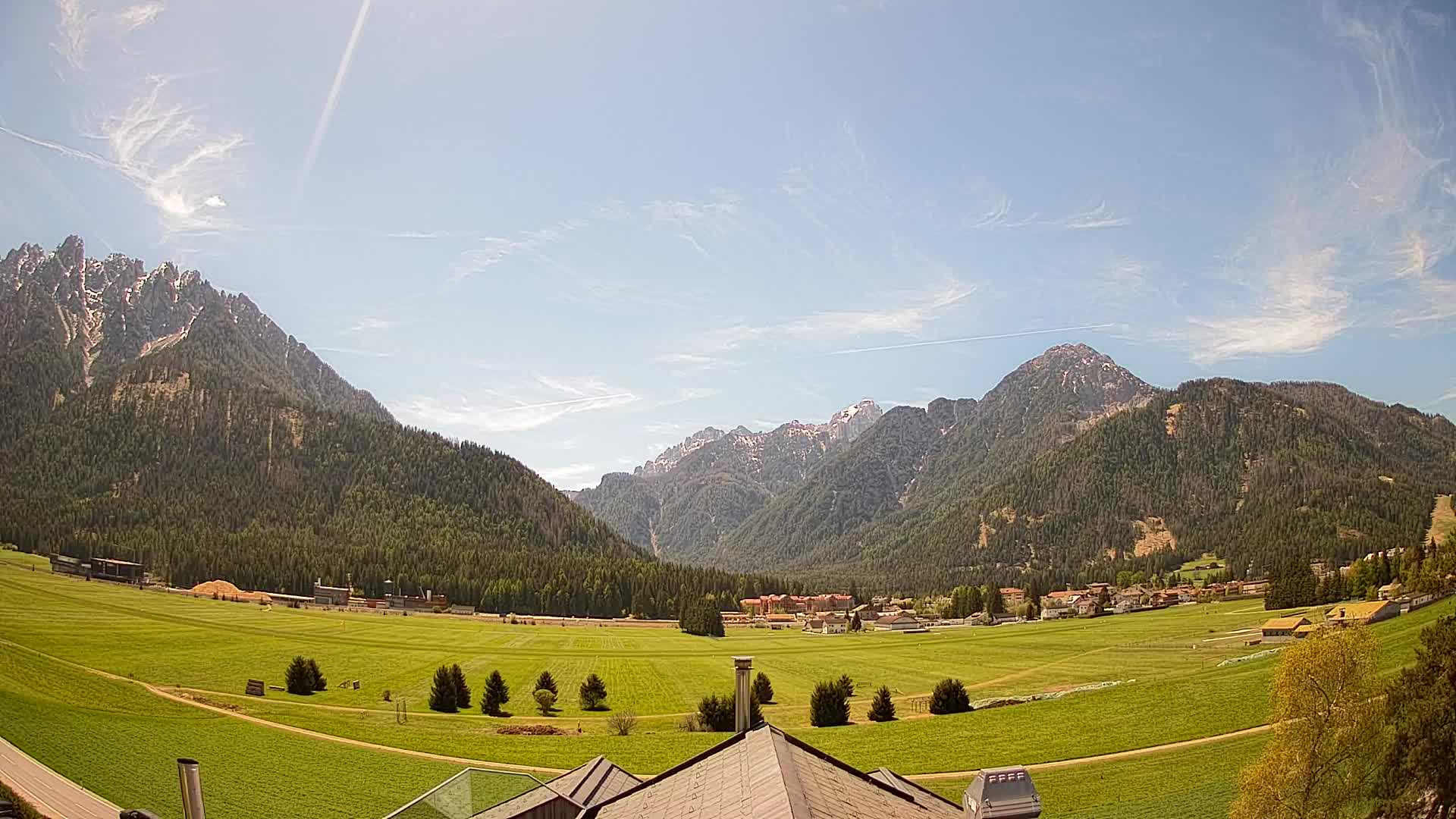 Web kamera Toblach Dolomiti – Pogled s Hotela Rosengarten