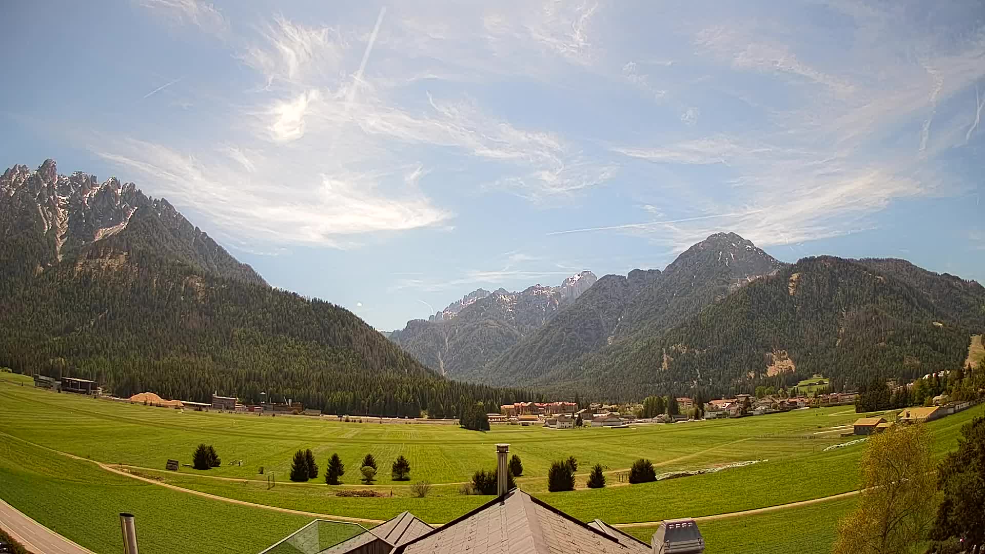 Spletna kamera Toblach Dolomiti – Pogled iz hotela Rosengarten