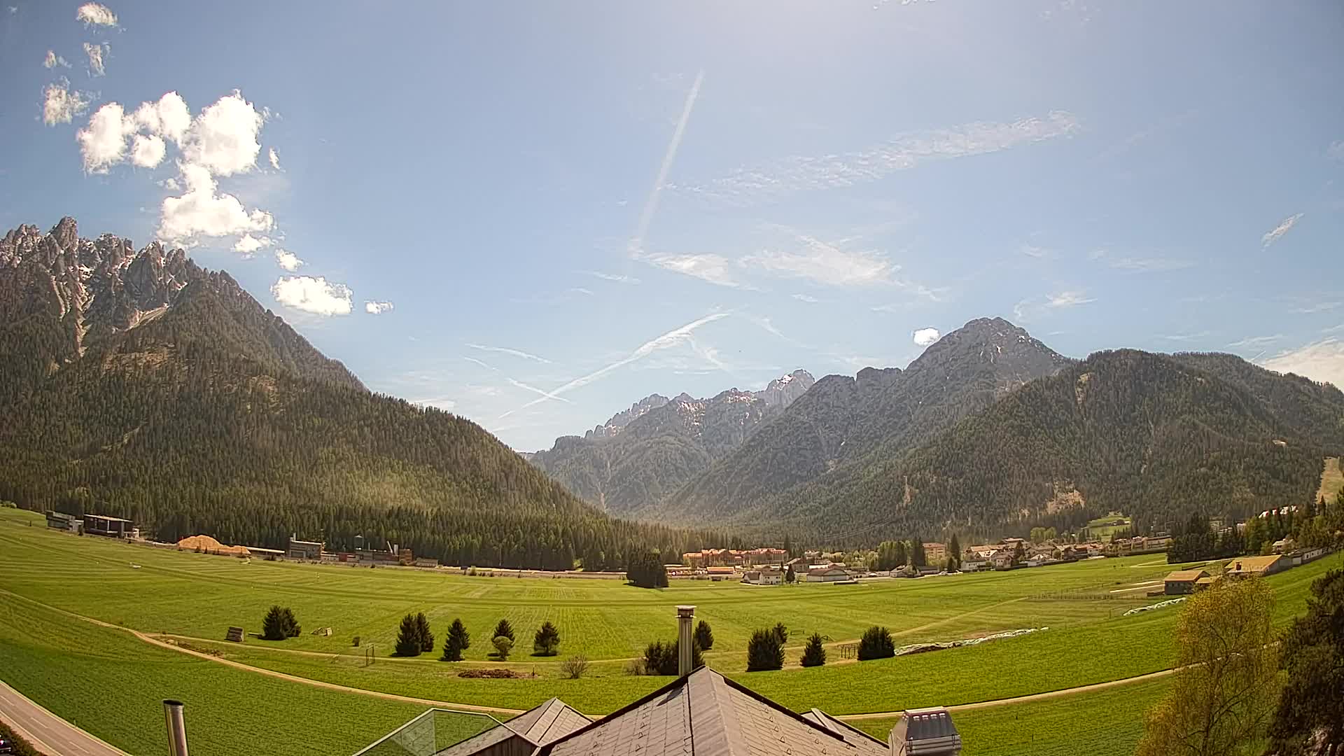 Spletna kamera Toblach Dolomiti – Pogled iz hotela Rosengarten