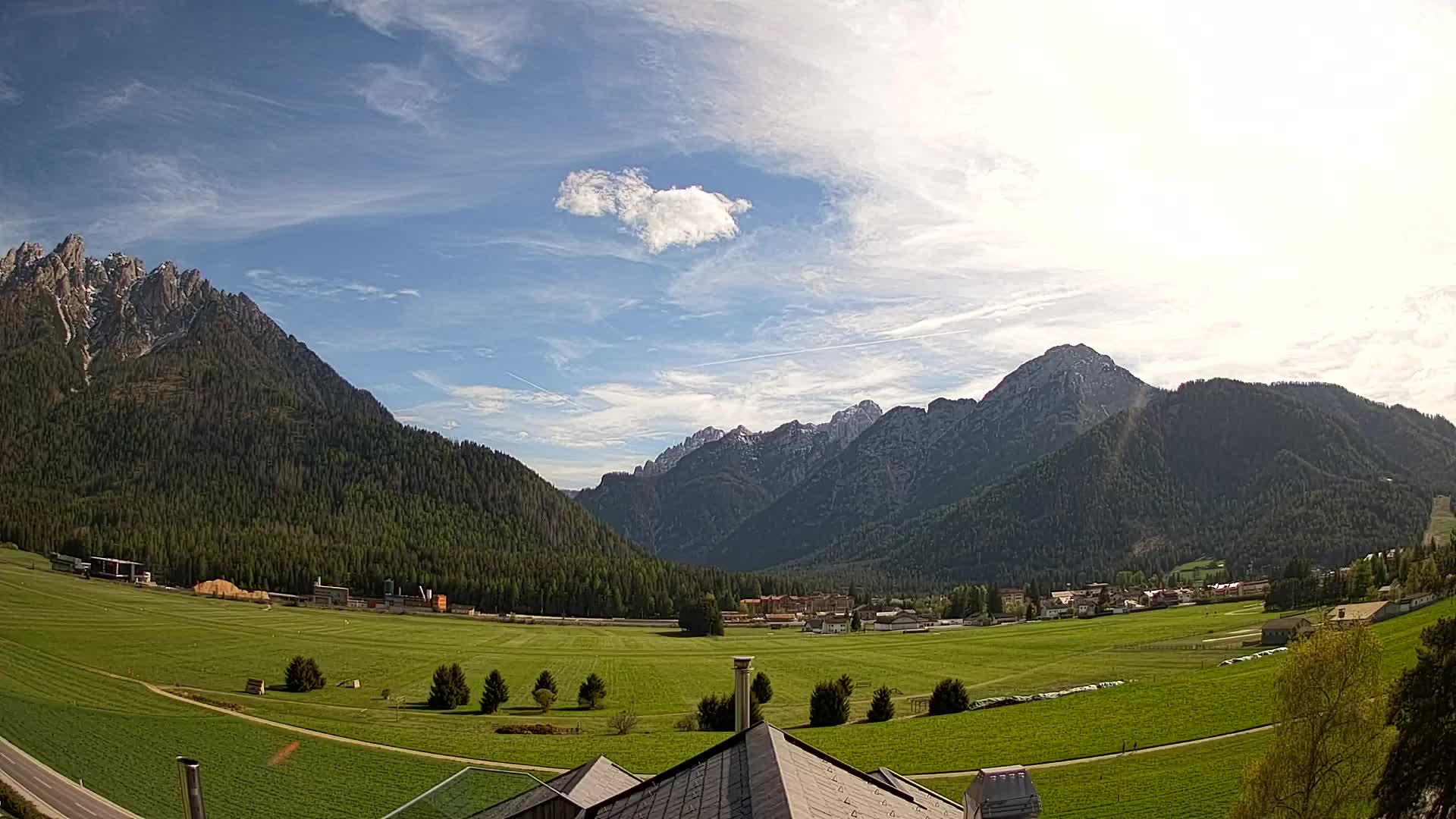 Web kamera Toblach Dolomiti – Pogled s Hotela Rosengarten