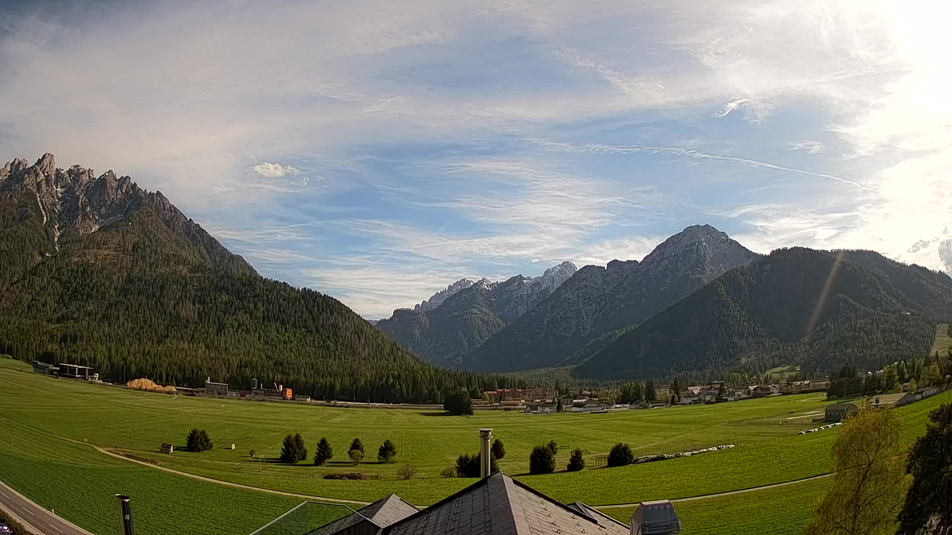 Spletna kamera Toblach Dolomiti – Pogled iz hotela Rosengarten