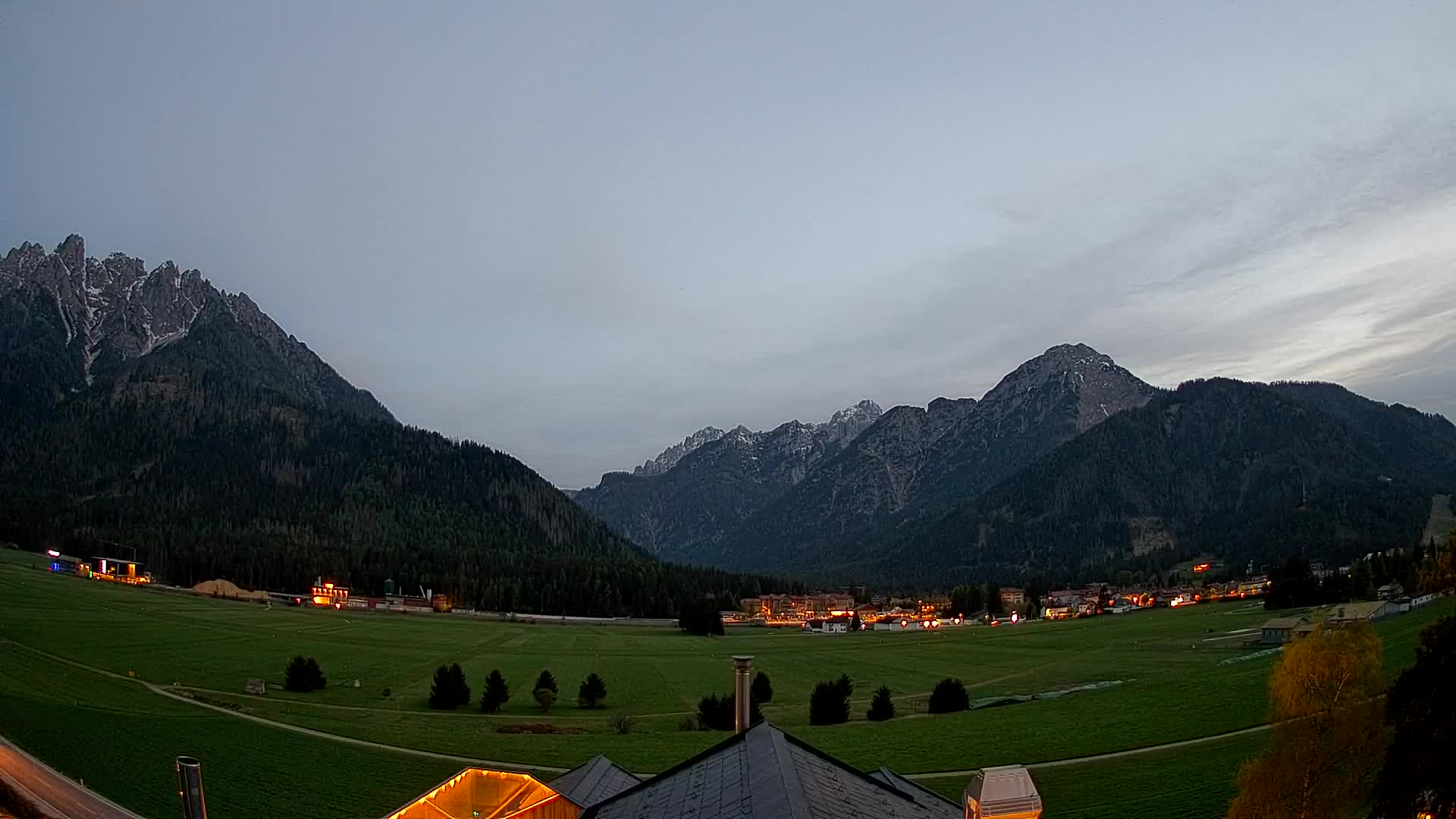 Web kamera Toblach Dolomiti – Pogled s Hotela Rosengarten
