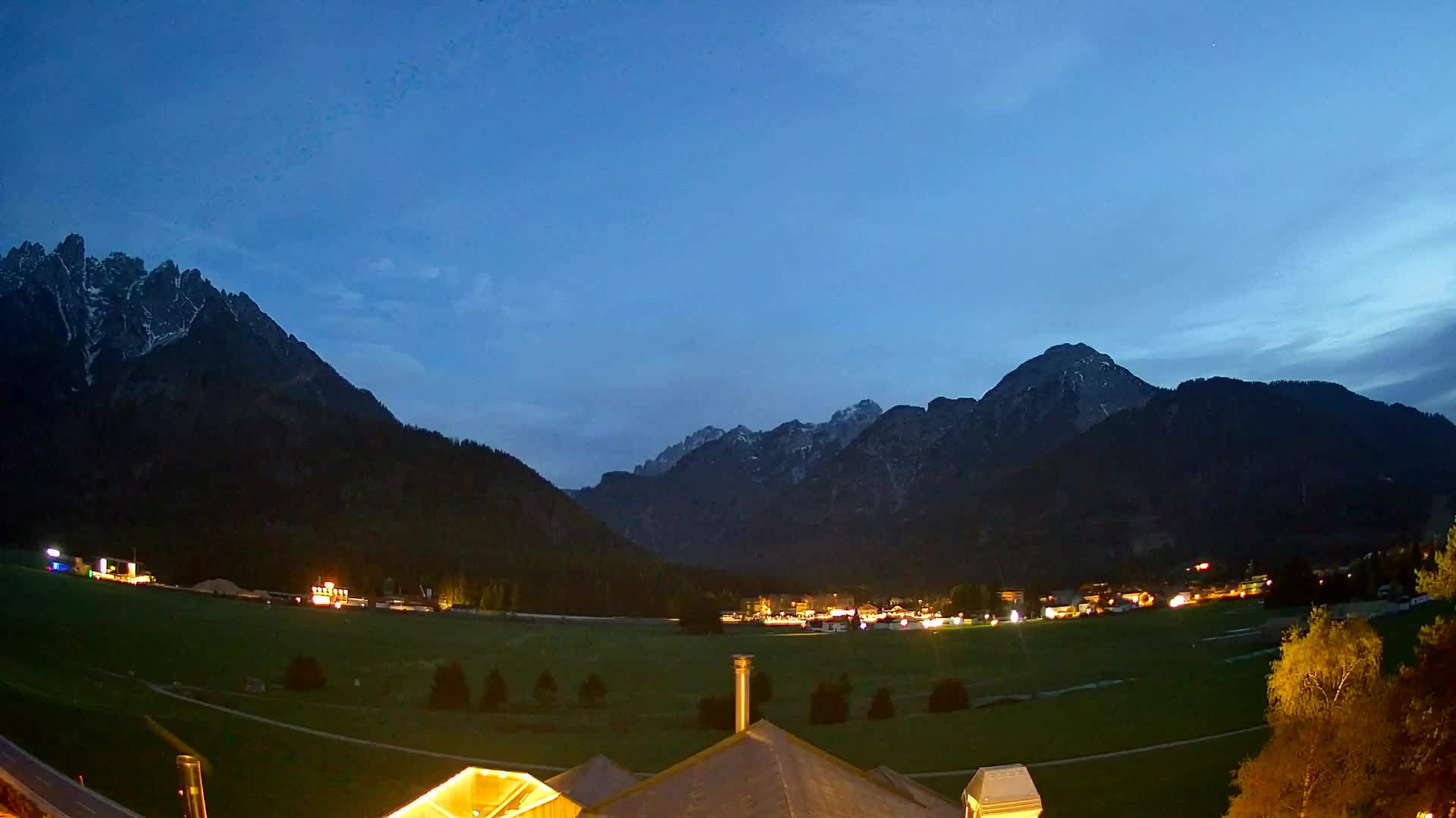 Spletna kamera Toblach Dolomiti – Pogled iz hotela Rosengarten