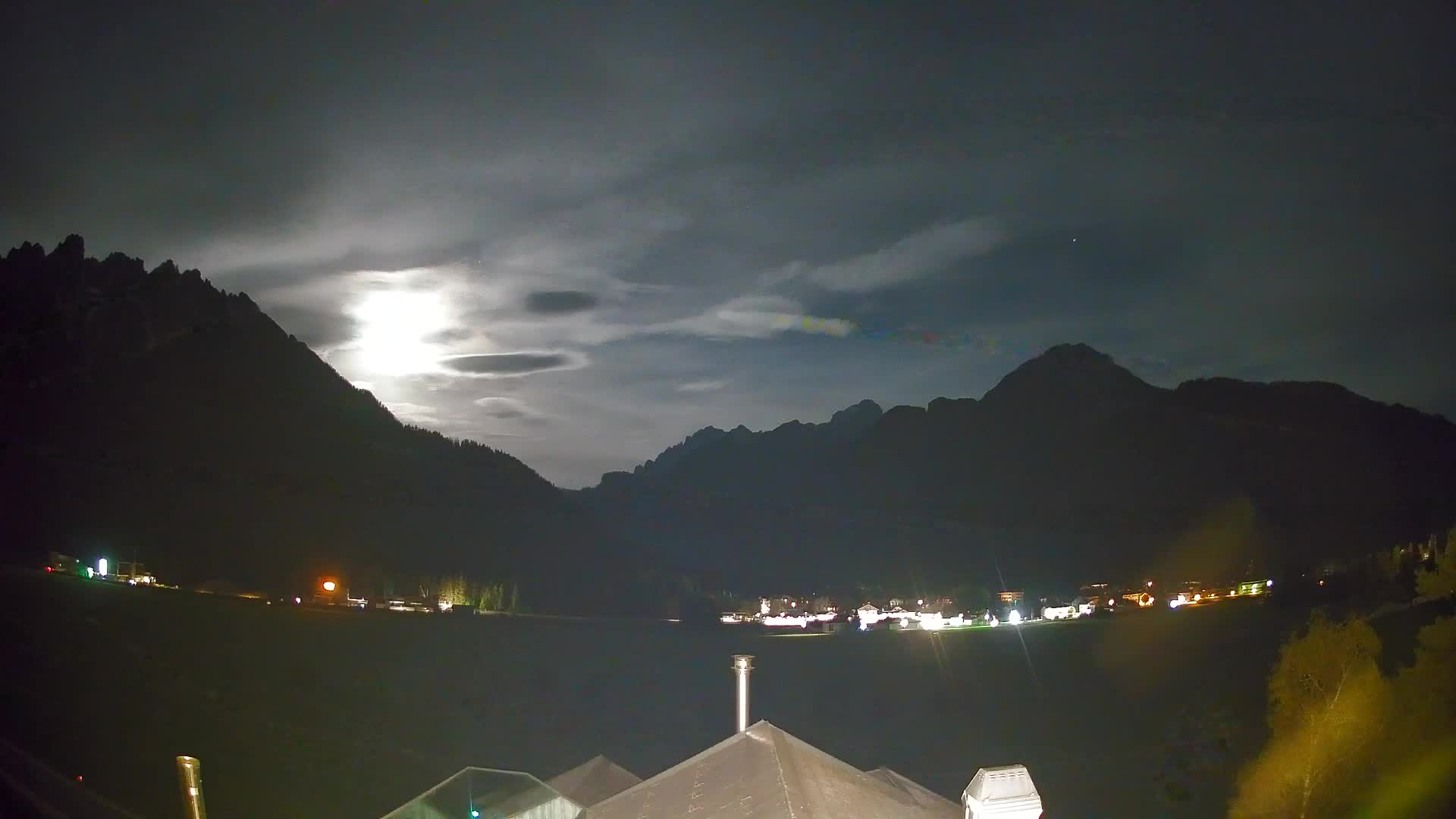 Web kamera Toblach Dolomiti – Pogled s Hotela Rosengarten