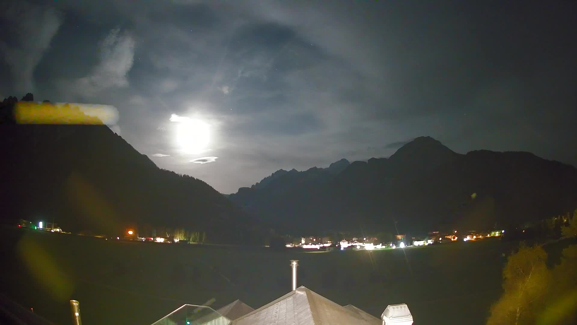 Spletna kamera Toblach Dolomiti – Pogled iz hotela Rosengarten