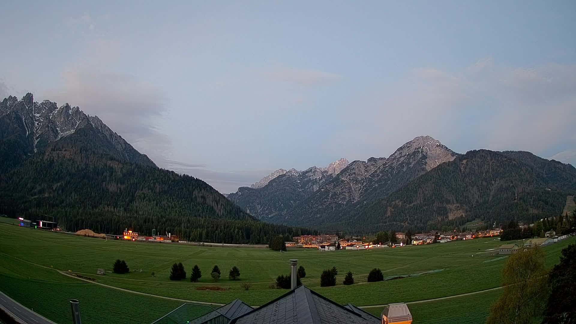 Spletna kamera Toblach Dolomiti – Pogled iz hotela Rosengarten