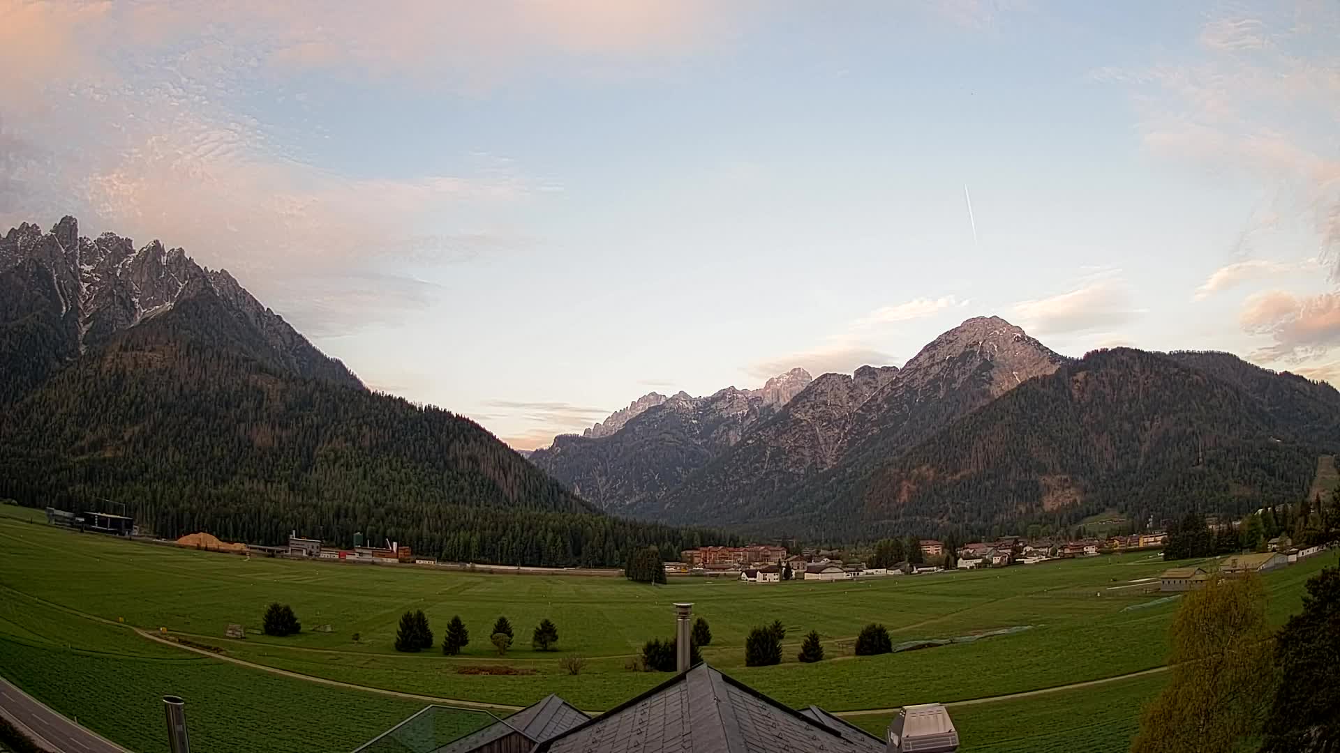 Spletna kamera Toblach Dolomiti – Pogled iz hotela Rosengarten