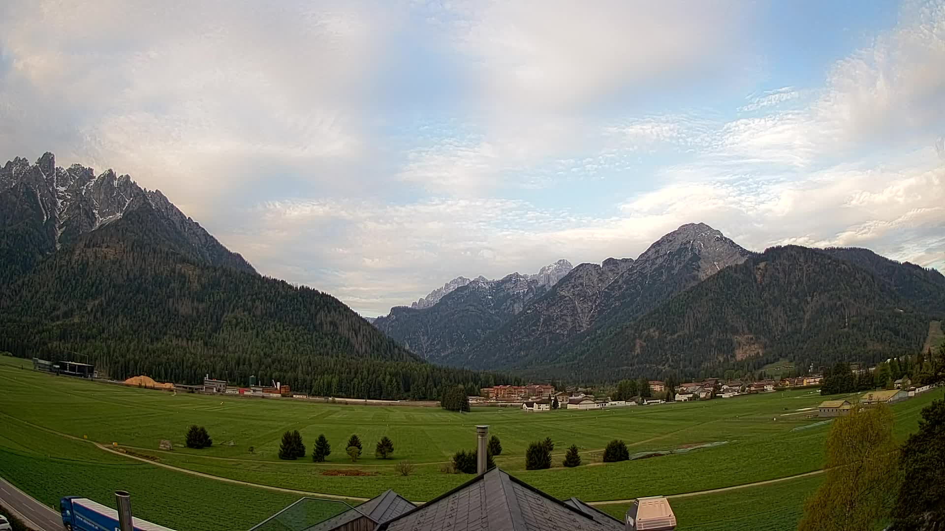 Webcam Toblach Dolomites – View from Hotel Rosengarten