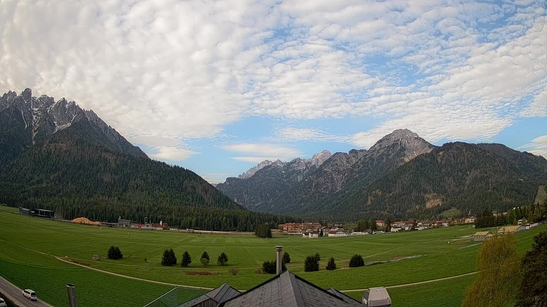 Web kamera Toblach Dolomiti – Pogled s Hotela Rosengarten