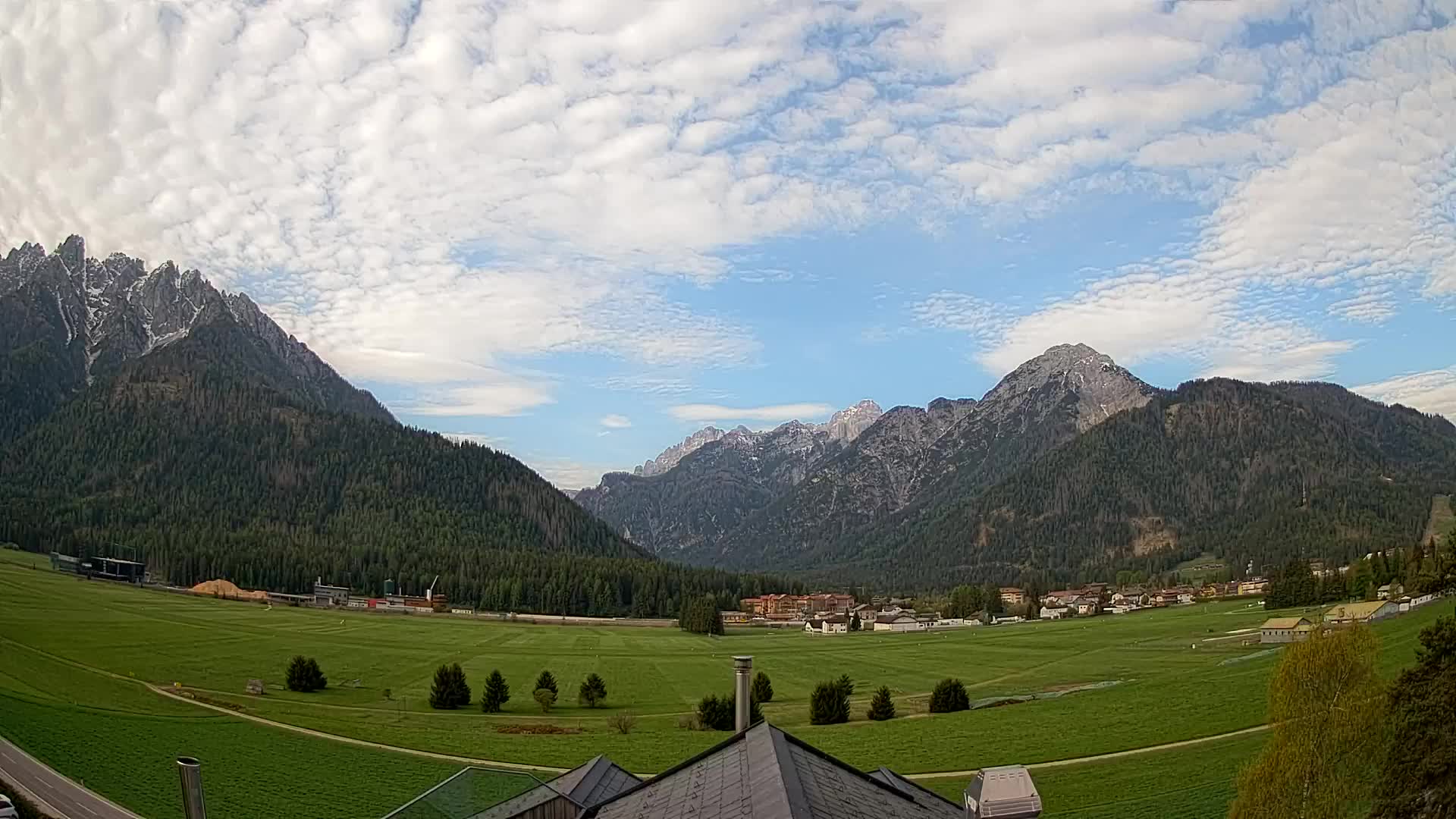 Webcam Toblach Dolomites – View from Hotel Rosengarten
