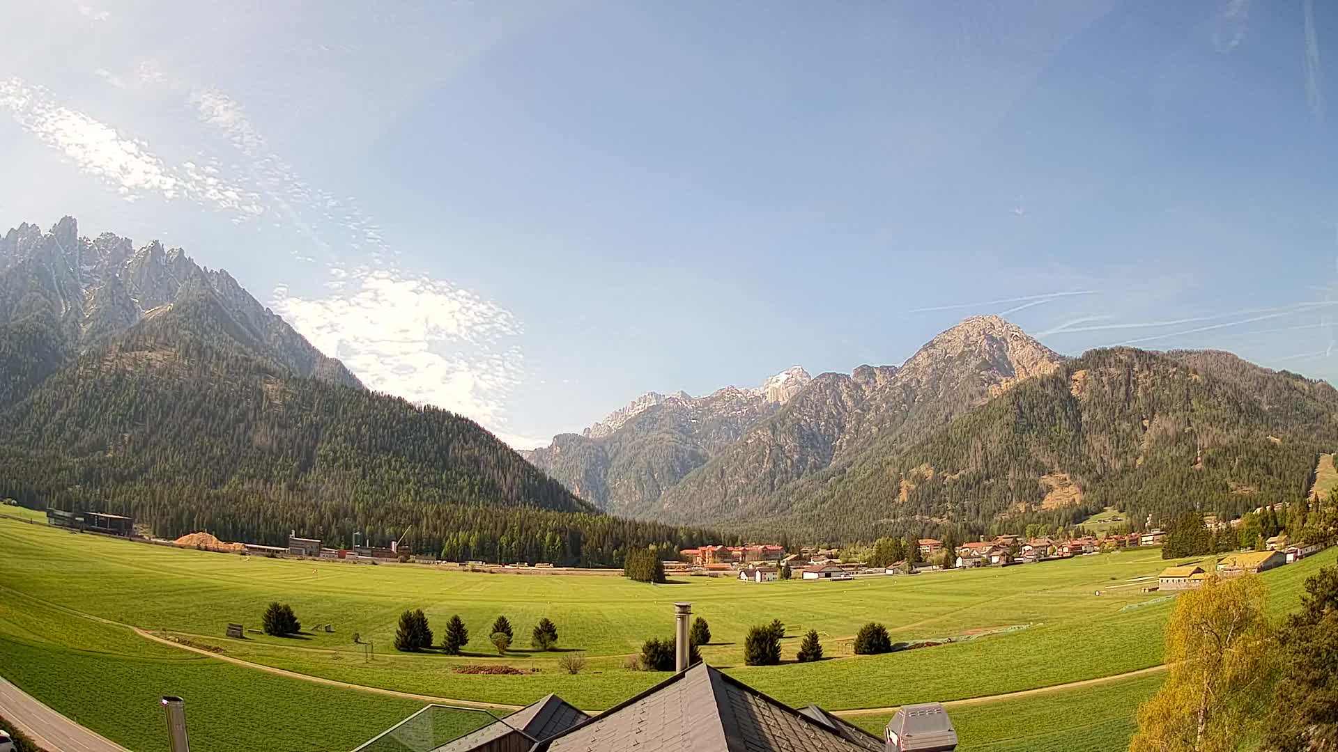 Spletna kamera Toblach Dolomiti – Pogled iz hotela Rosengarten