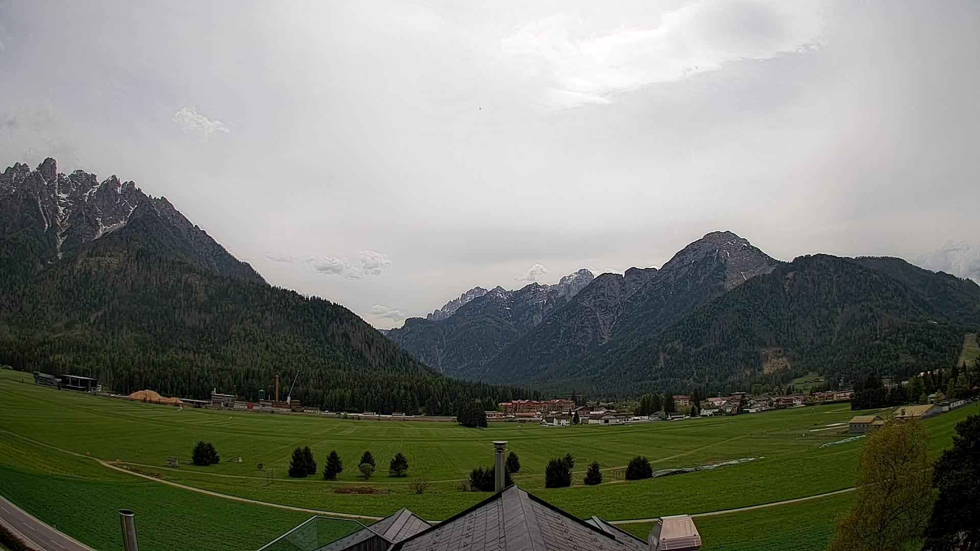 Spletna kamera Toblach Dolomiti – Pogled iz hotela Rosengarten