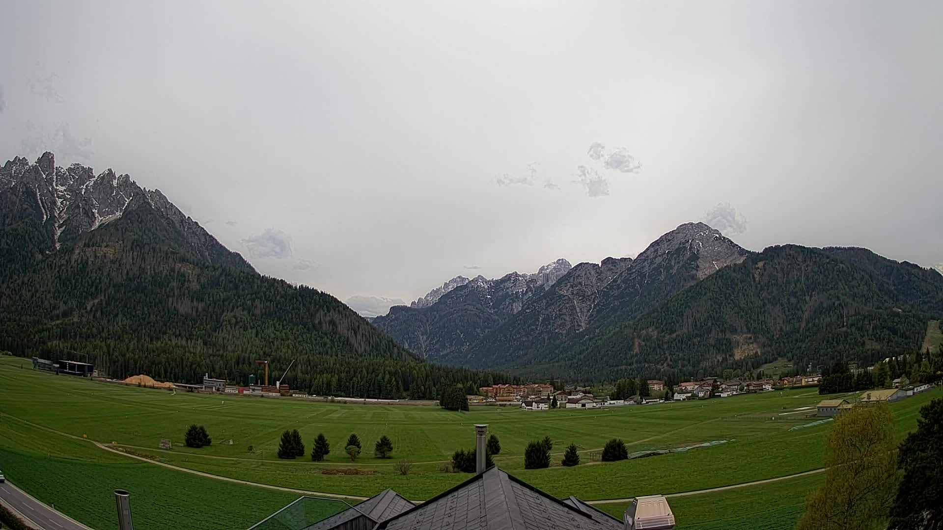 Spletna kamera Toblach Dolomiti – Pogled iz hotela Rosengarten