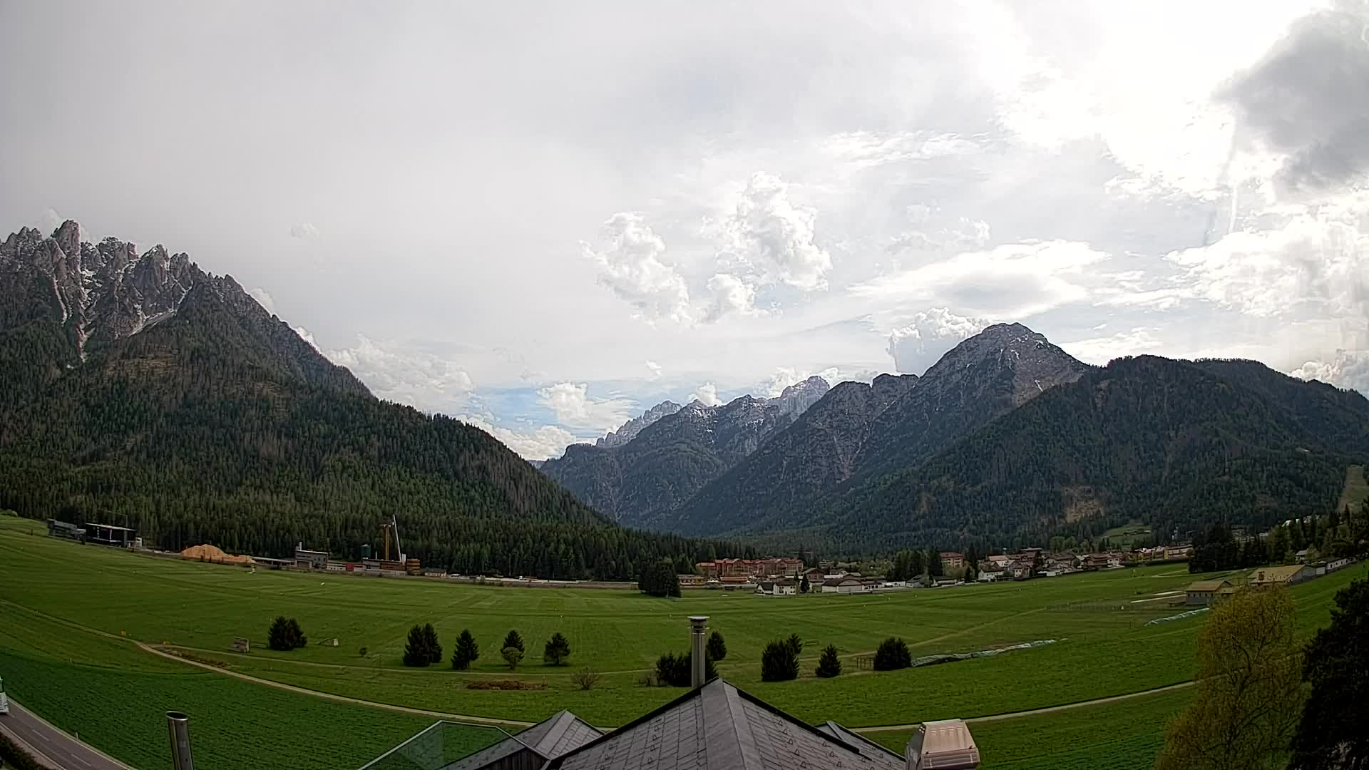 Webcam Toblach Dolomites – View from Hotel Rosengarten