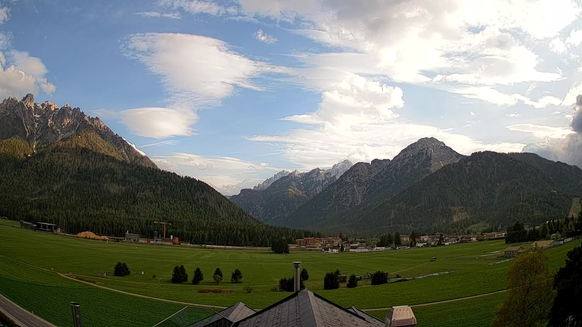 Webcam Toblach Dolomites – View from Hotel Rosengarten