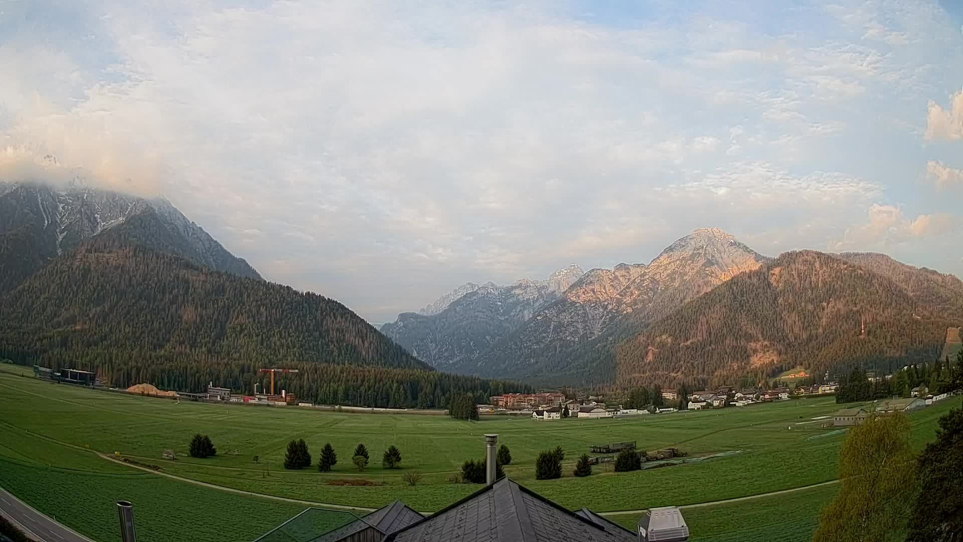 Webcam Toblach Dolomites – View from Hotel Rosengarten