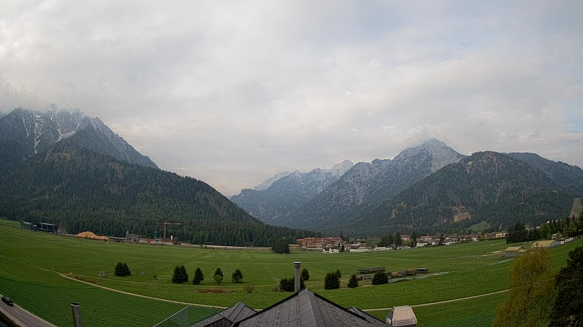Spletna kamera Toblach Dolomiti – Pogled iz hotela Rosengarten