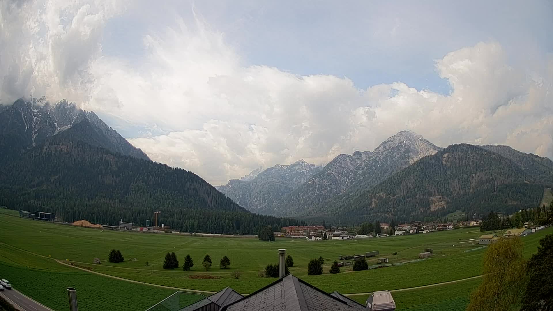 Web kamera Toblach Dolomiti – Pogled s Hotela Rosengarten