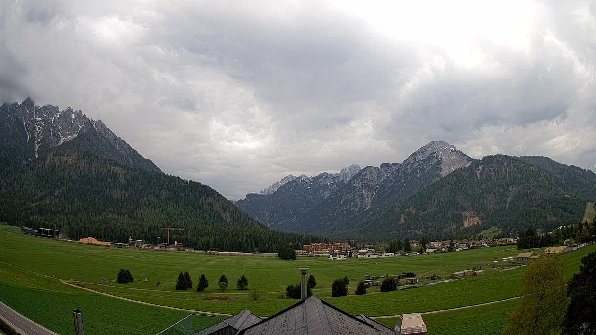 Spletna kamera Toblach Dolomiti – Pogled iz hotela Rosengarten