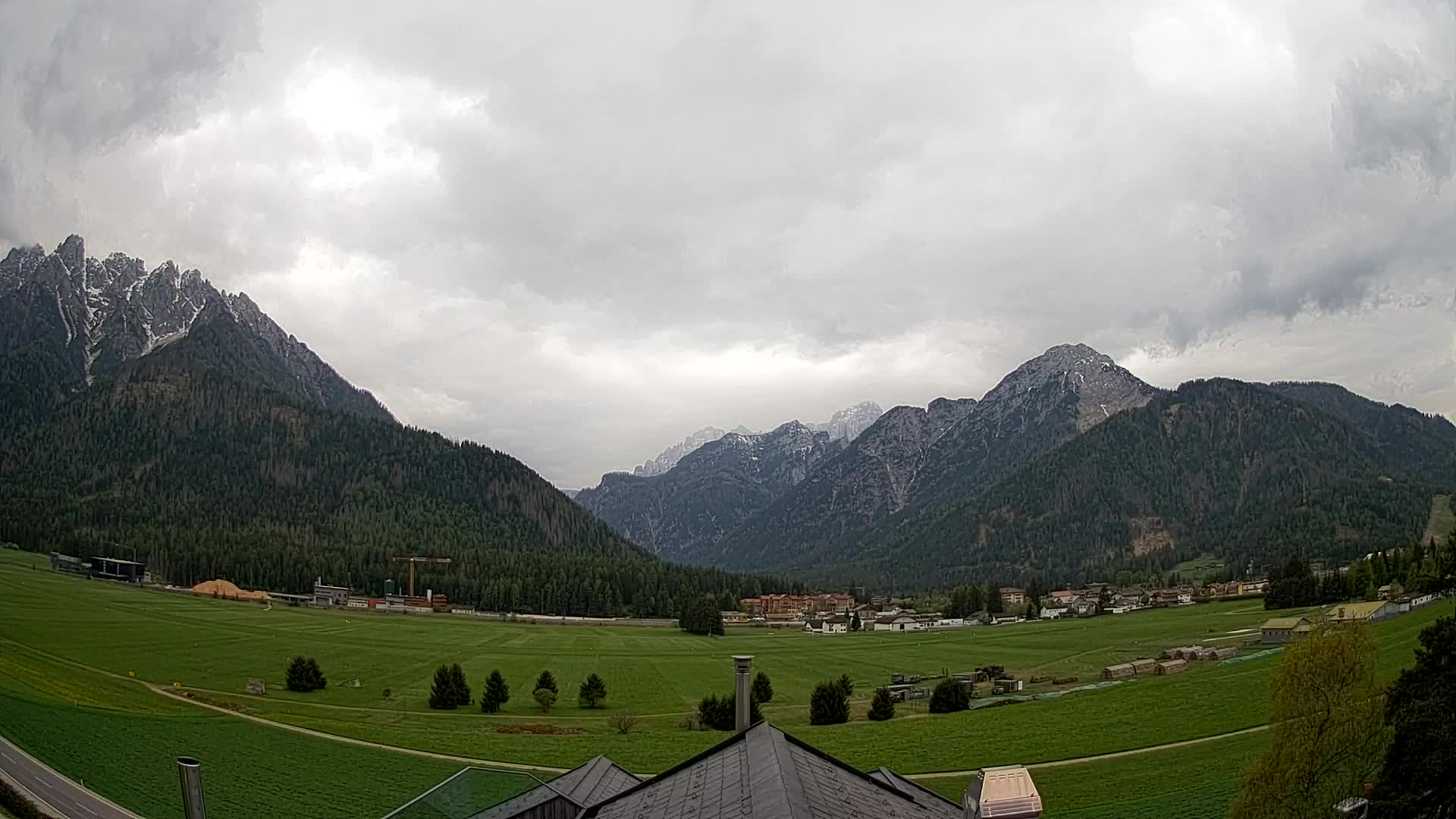 Web kamera Toblach Dolomiti – Pogled s Hotela Rosengarten
