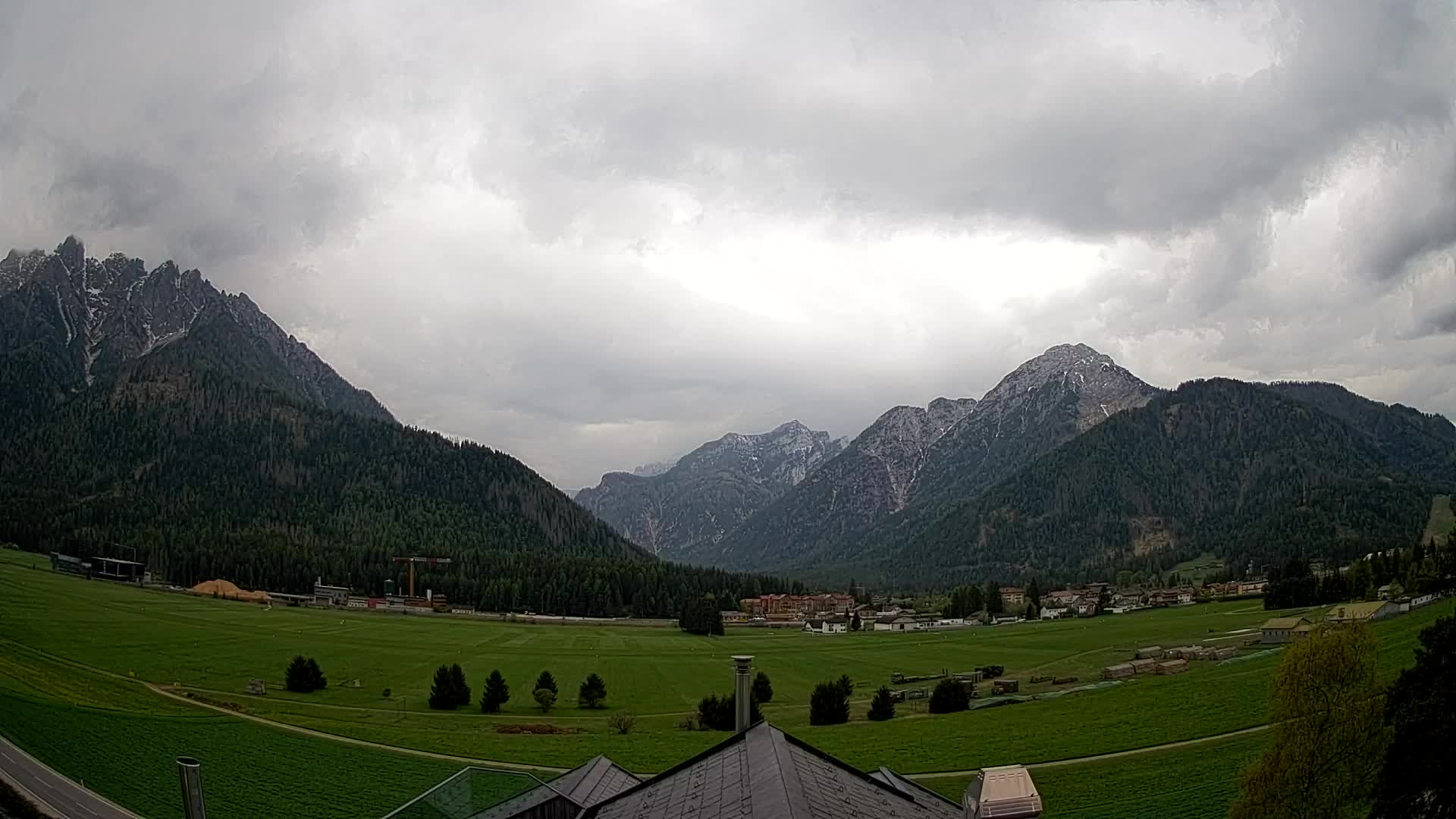 Web kamera Toblach Dolomiti – Pogled s Hotela Rosengarten