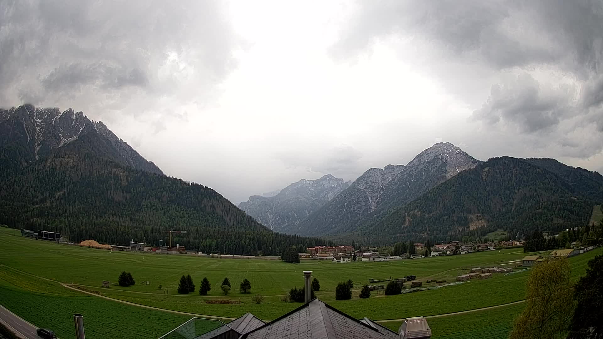 Web kamera Toblach Dolomiti – Pogled s Hotela Rosengarten