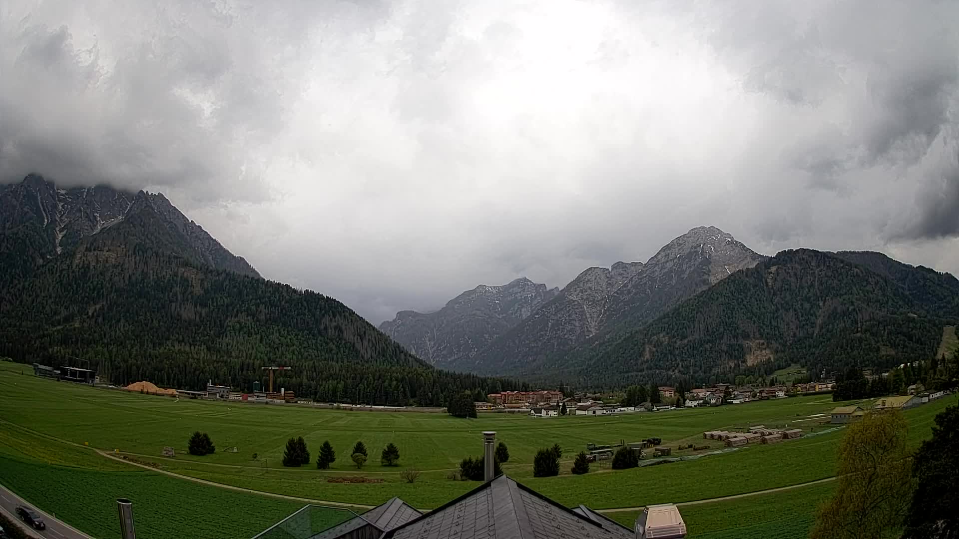 Spletna kamera Toblach Dolomiti – Pogled iz hotela Rosengarten