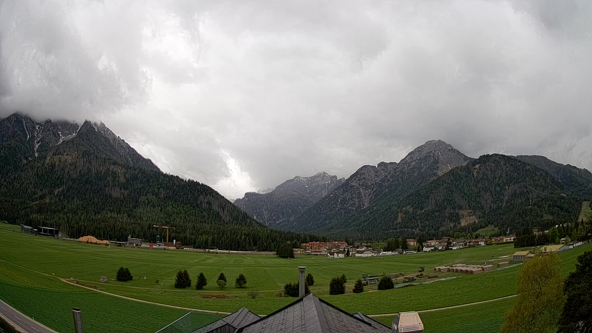 Spletna kamera Toblach Dolomiti – Pogled iz hotela Rosengarten